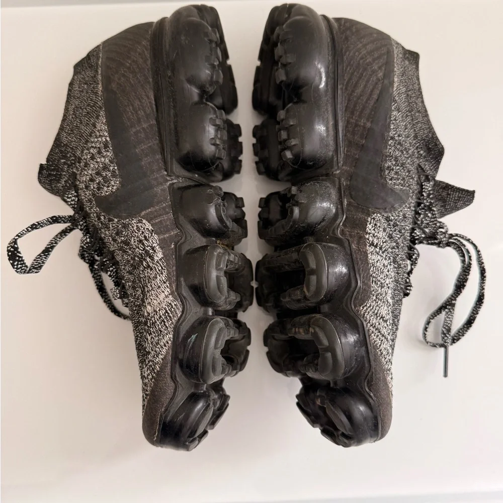 Nike Women's Black and White Vapormax Sneakers - Picture 3 of 5